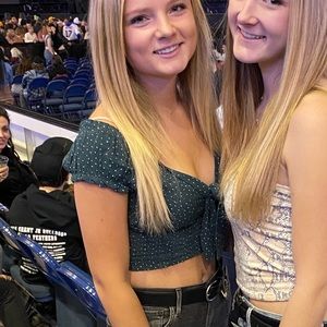 La Hearts top. Size Small.